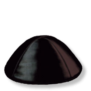 Kippa aus schwarzem Satin,  gefüttert