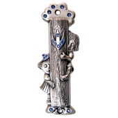 Kindgerechte versilberte Mesusa mit blauen Schmucksteinen